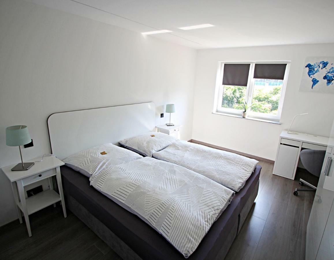 הרצוגנאוראך Uraha Apartments מראה חיצוני תמונה