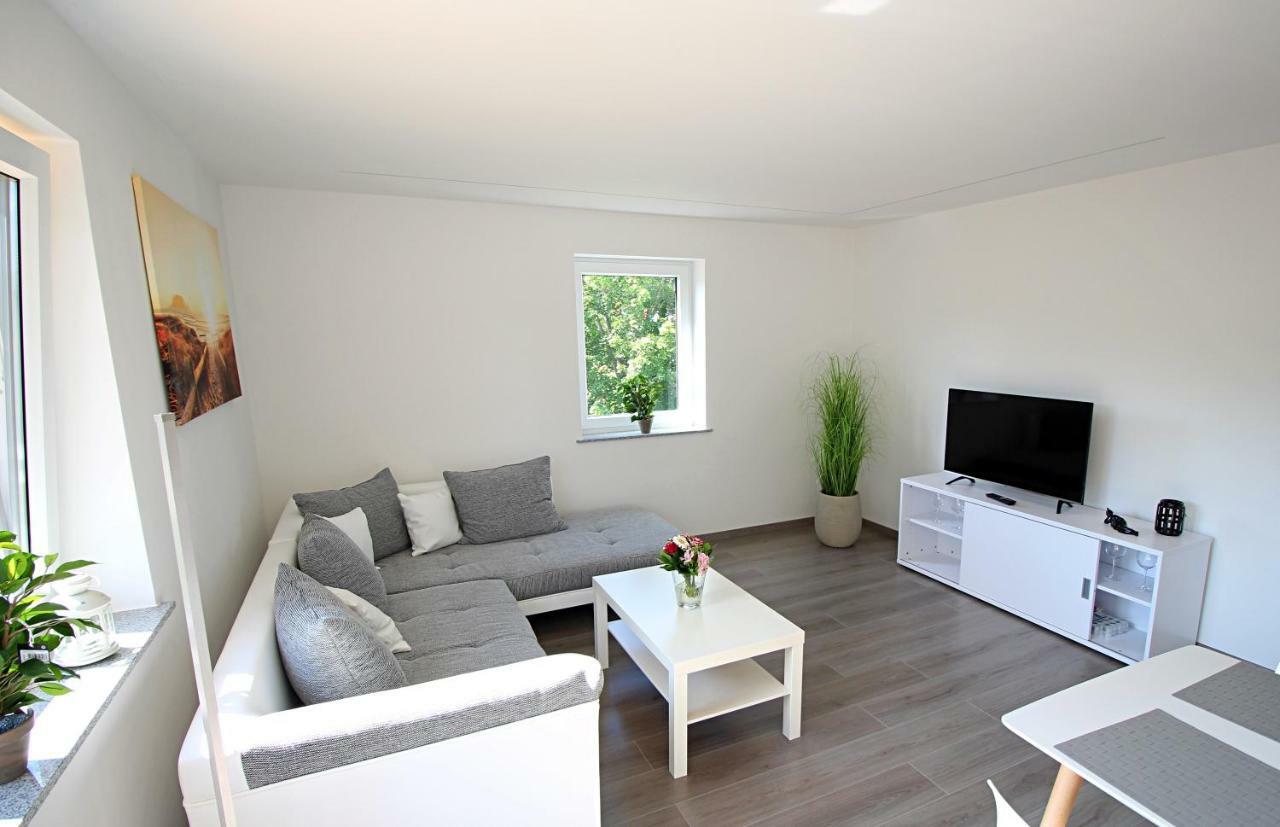 הרצוגנאוראך Uraha Apartments מראה חיצוני תמונה